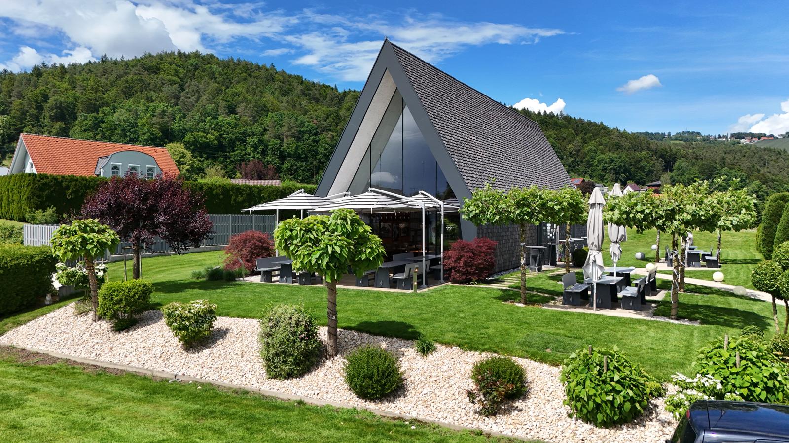 Weingut Wutte – Terrasse mit Blick in die Weinberge