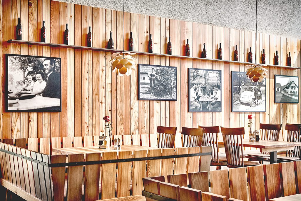 Außenansicht, Ton-in-Ton-Architektur